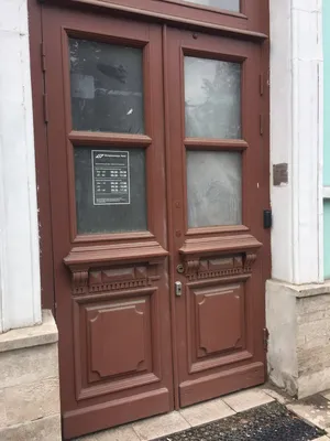 Реставрация старых деревянных дверей - Ремонт и утепление окон, москитные  сетки. Вставка стекол, замена стеклопакетов. Все виды ремонта