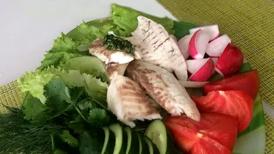 Рецепт запеченной речной форели с зеленью и лимоном с фото пошагово на  Вкусном Блоге