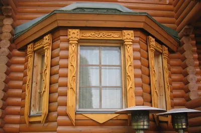 Резной деревянный наличник на окно 8