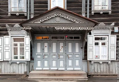 Деревянные наличники на дом заказать по выгодным ценам в Москве.
