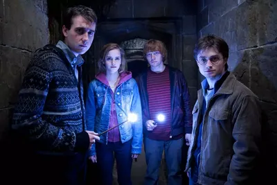 Harry Potter Acknowledges His Third-Wheel Status in a Deleted Scene