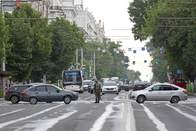 Что посмотреть в Ростове Великом: достопримечательности, маршрут  самостоятельной прогулки, где поесть и как отдохнуть, как добраться и где  остановиться — Яндекс Путешествия