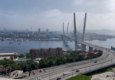 Владивосток: мост на остров Русский с купюры 2000 рублей