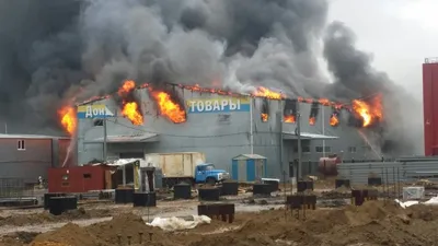 В Ростове потушили пожар на рынке «Атлант»