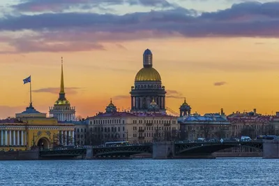 Обои Города Санкт-Петербург, Петергоф (Россия), обои для рабочего стола,  фотографии города, санкт-петербург, петергоф , россия, зимний, дворец,  площадь, памятники Обои для рабочего стола, скачать обои картинки заставки  на рабочий стол.