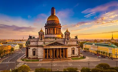 Ко Дню Петербурга садовники украсили городские улицы и площади цветами -  Официальный сайт Администрации Санкт‑Петербурга