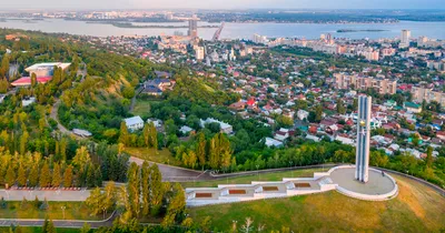 Москвич за МКАДом»: в Саратов за «страданиями», остатками конструктивизма и  ночью в «Панде» - Москвич Mag