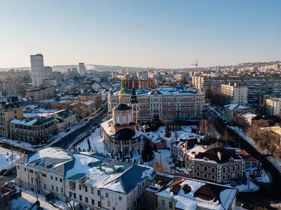 Типичный Саратов - Зима не собирается отступать! Уже завтра в Саратове  ожидается облачность с прояснениями и небольшие, местами умеренные осадки в  виде снега и мокрого снега, ветер юго-восточный 7-17 м/с, днем местами