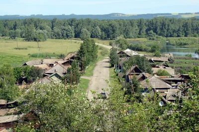 Водосброс пруда. Деревня Ивановка, Ермаковский район, Красноярский край.