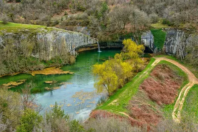 Село Родное: «стандартный сельский набор» и «приватизированный» водопад  (фотогалерея)