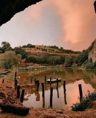 Село Родное: «стандартный сельский набор» и «приватизированный» водопад  (фотогалерея)