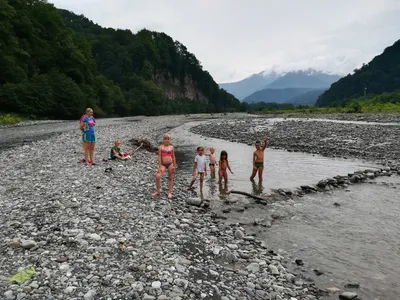 Место впадения горной реки Шахе в Черное море (Головинка, Лазаревский  район, Сочи) Stock-Foto | Adobe Stock