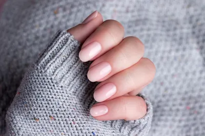 Shellac vs. Acrylic Nail Treatments: How to Pick One