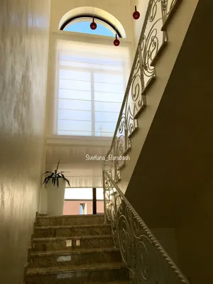 Римские шторы на лестницу