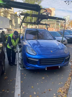 Жительница Казани лишилась Porsche Cayenne за 52 штрафа ГИБДД