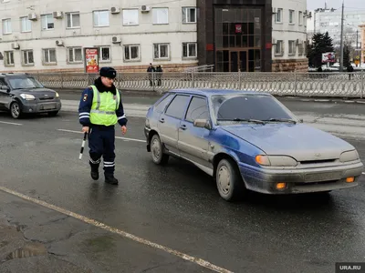 Подделал номера и ездил на «красный»: в Самаре автомобилист 383 раза  нарушил ПДД за два месяца - KP.RU