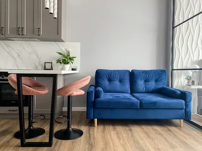 Синий диван в интерьере, фото с идеями дизайна