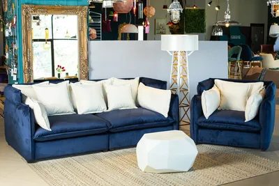 Фото «Синий диван Denver в интерьере» гостиная, в стиле современный, синего  цвета, ценовой диапазон средний, средние (до 30 м²) по размеру | Фотографии  дизайна интерьеров на DG-Home