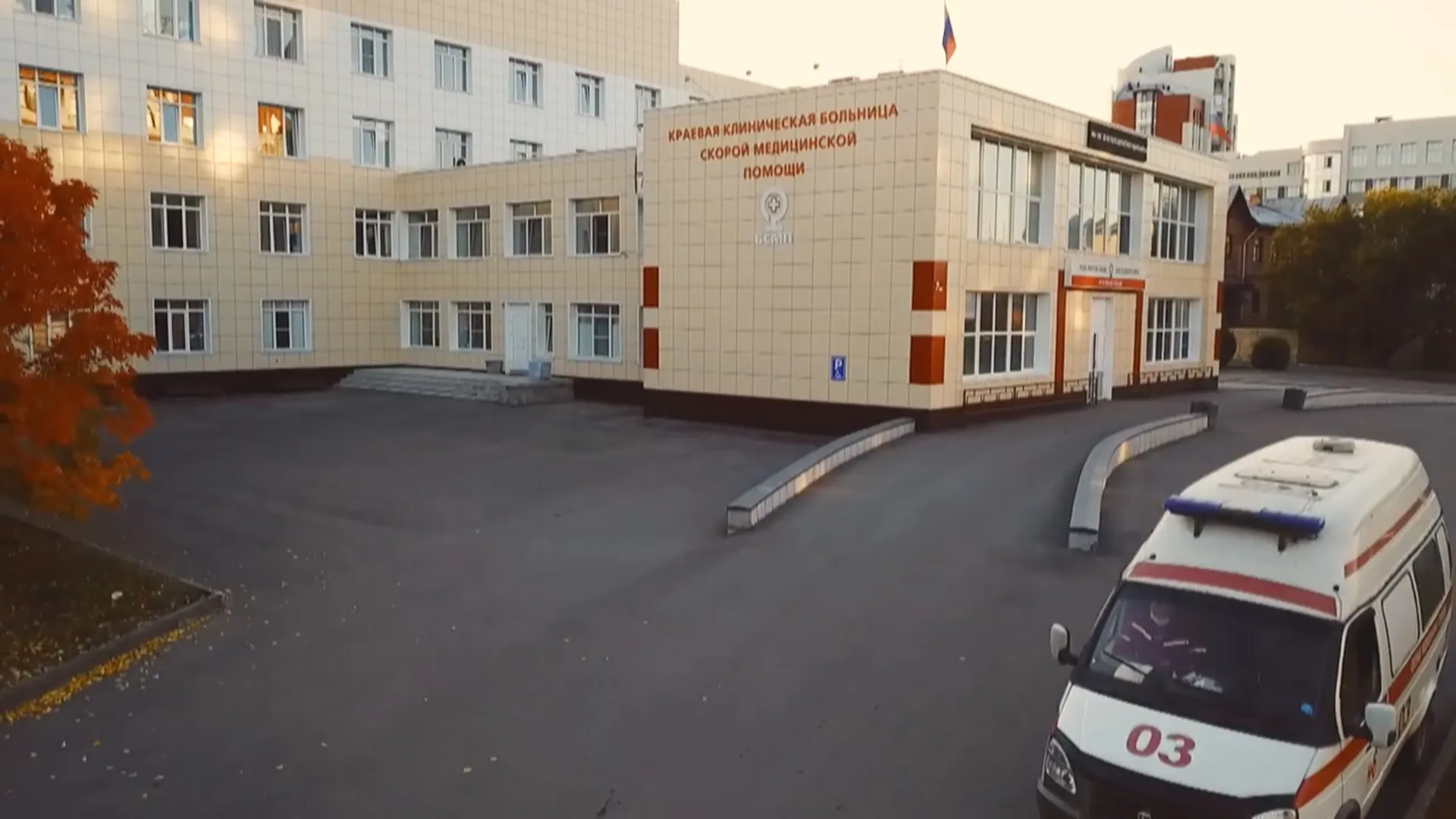 Барнаулец не пустил домой врачей «скорой», которые отказались надевать бахилы - KP.RU Барнаулец не пустил домой врачей «скорой», которые отказались надевать бахилы - KP.RU