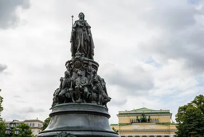 Скульптуры близнецы-братья, Люди, Памятники, Санкт-Петербург