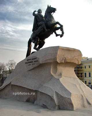 В Петербурге открыли памятник погибшим в пандемию врачам — РБК