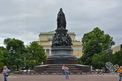 На Египетский мост в Петербурге вернули скульптуры сфинксов - РИА Новости,  18.12.2022