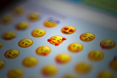 feeling humble ! | Animated emoticons, Funny emoticons, Funny emoji