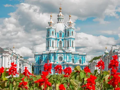 Cмольный собор в Санкт-Петербурге: описание, история, фото