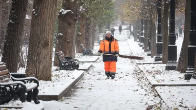 Как убирают снег в Москве