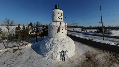 This Snowman Sculpture Stayed Frozen All Summer—And Now It's Headed to MoMA