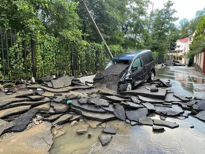Жители Сочи сообщили о подтоплениях после залповых ливней — РБК