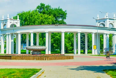 Арка-колоннада на входе в парк \"Соловьиная роща\". Курск | Руслан Васьков |  Фотография #247394 :: INSPIDER