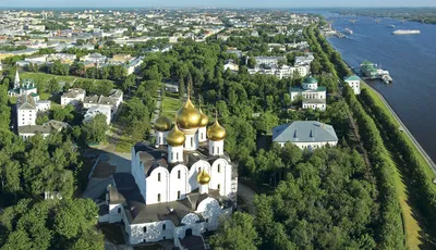 Новый год в Ярославле, 3 дня - тур по маршруту Ростов Великий - Ярославль -  Вятское. Описание экскурсии, цены и отзывы.