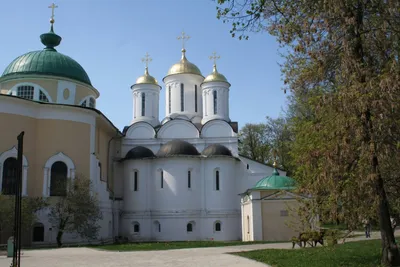 Ярославль Спасо-Преображенский монастырь Церковь введения в храм самых  святых Теотокос Стоковое Фото - изображение насчитывающей вера, солнечно:  179976142