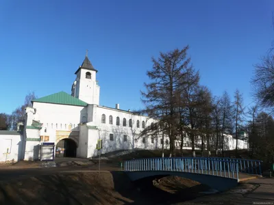 Фотография Преображенский собор (1516), Спасо-Преображенский монастырь,  Ярославль | Фотобанк ГеоФото/GeoPhoto | GetImages Group