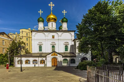 Интерфакс-Недвижимость / Патриарх Кирилл освятил новый храм на территории  Сретенского монастыря