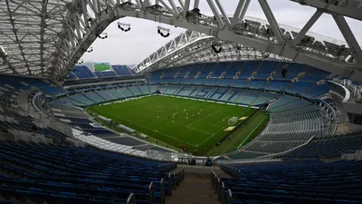 Долгая засуха в Сочи испортила газон на стадионе «Фишт», матчи могут  перенести на месяц - 3 сентября 2023 - sochi1.ru