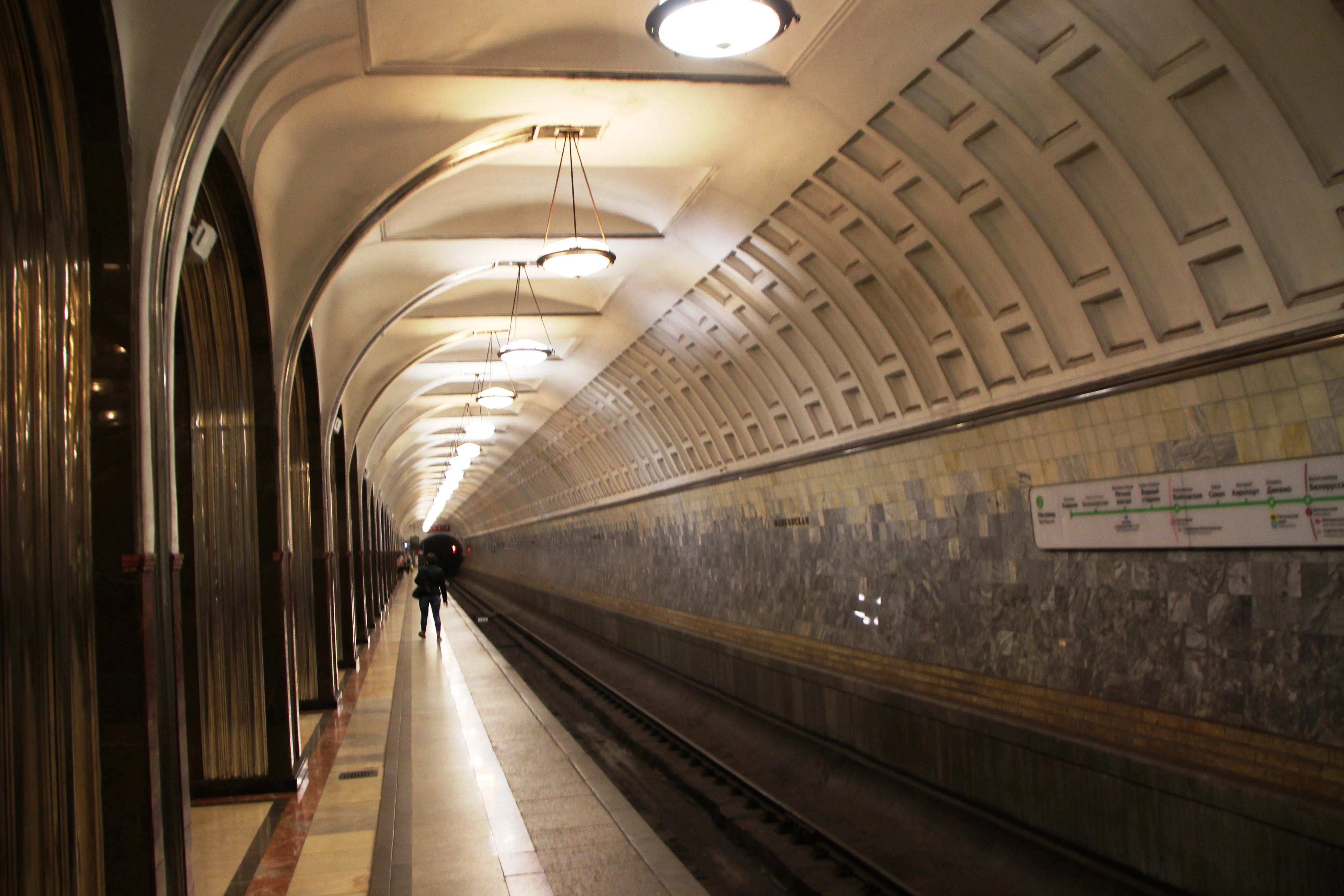 Метро маяков. Станция метро Маяковская Санкт-Петербург. Маяковская станция метро Москва. Станция метро Маяковского. Станция Маяковская Москва.