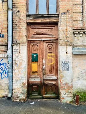 Старые старинные двери стоковое изображение. изображение насчитывающей  украшение - 162942571