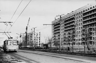 Назад в прошлое: челябинский фотограф объединил ретро фото и современные  снимки города