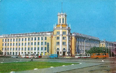 1980-х УлДзержинского. Около ресторана \"Солнечный\" | Старые фото города  Кемерово и другое | ВКонтакте