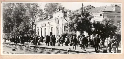 Тюменская область - Стоянка такси в Тюмени. Узнаете место?😉 1952 год Фото:  Тюмень (старые фото) | Facebook