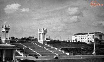 Тогда и сейчас: какими были советские вывески на зданиях в центре Волгограда