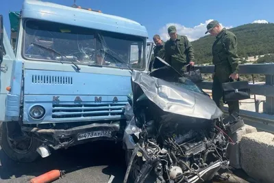 Погиб водитель с Кубани, а 7-летний мальчик и годовалая девочка получили  травмы: подробности массового ДТП под Севастополем - KP.RU