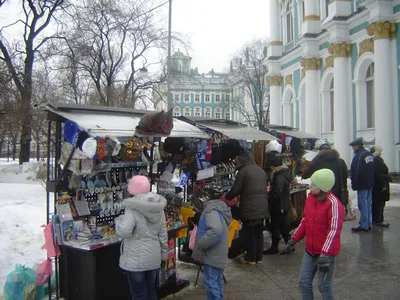 Какие сувениры можно привезти из Санкт-Петербурга в подарок