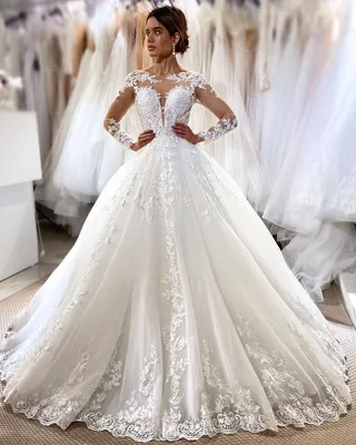 СВАДЕБНЫЕ ПЛАТЬЯ ИРКУТСК 🕊 on Instagram: “Perfect wedding classics👑  Идеальная свадебная классика! • В наличии… | Wedding dresses, Ball gowns,  Wedding dresses lace