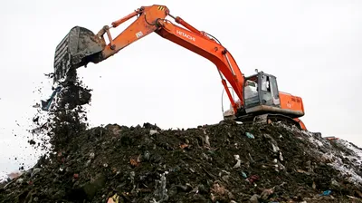 Курьяновская пойма — огромная свалка в Москве возле Коломенского | Пикабу