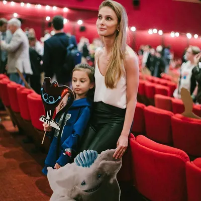 Актриса Светлана Иванова показала как выглядит ее подросшая дочь от Джаника  Файзиева | VEASY | Дзен