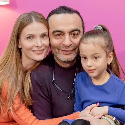 Иванова и Файзиев вместе с подросшей очаровательной дочкой приняли участие  в съемках детской телепрограммы - Страсти