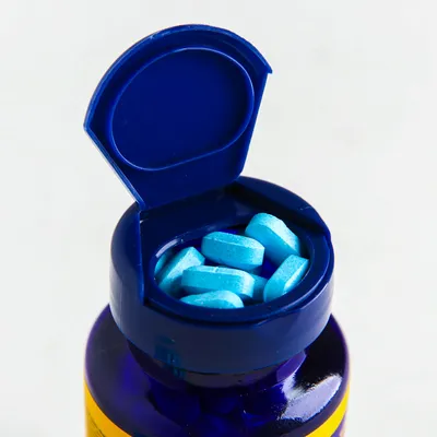 Asya Feoktistova, PILLS OF HAPPINESS. Version 4 • ТАБЛЕТКИ СЧАСТЬЯ. Версия  4, 2022 | Gridchinhall Gallery